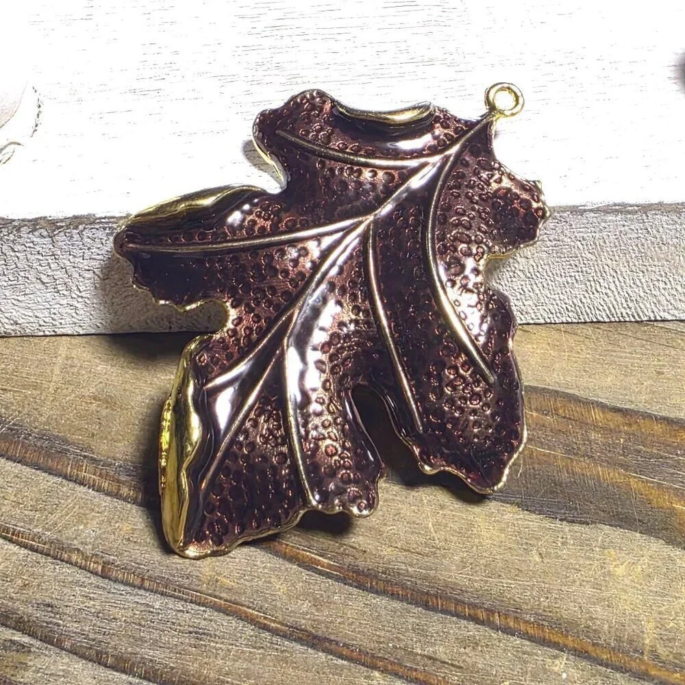 Coppery Brown Enamel on Gold Tone Alloy 3D Textured Large Autumn Leaf Pendant - Picture 4 of 8